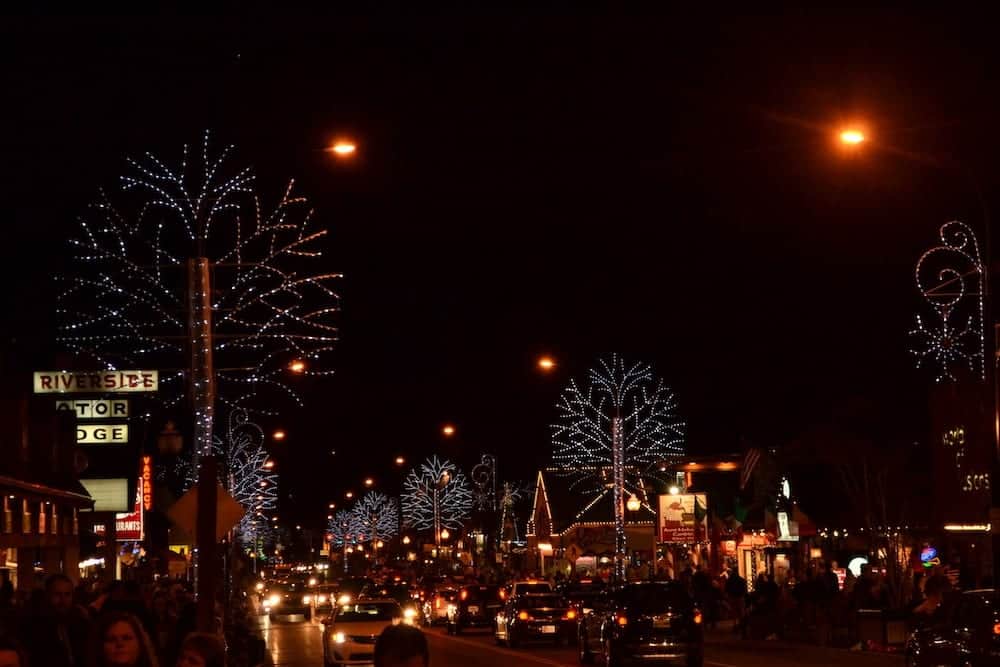 All the Details About the Gatlinburg Trolley Ride of Lights