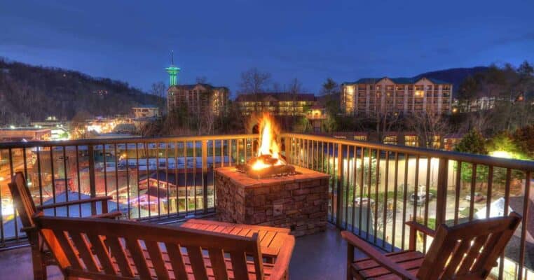 Gatlinburg Hotel Near Shopping | Black Bear Inn & Suites
